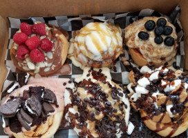 Cinnaholic food