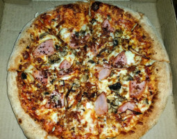 Toppers Pizza food