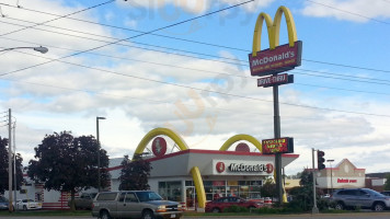 Mcdonald's outside