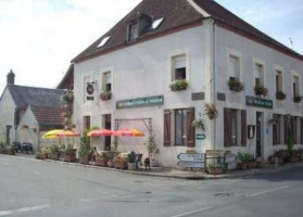 Auberge d'Adon outside