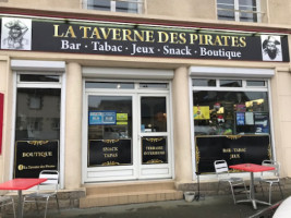 La Taverne Des Pirates inside