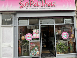 Sopa Thai outside