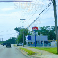 Dairy Queen (treat) outside