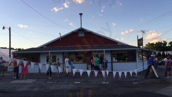 Bud Cheryl's Ice Cream Shoppe food