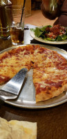 Monte Cello's Pizza food