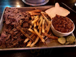 Muddy Creek Bbq food