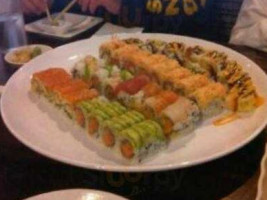 Sushi House food