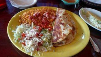 La Paz Mexican Grill food