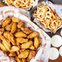 Hooters food