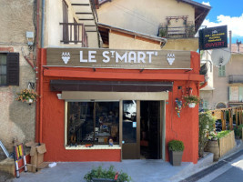 Le St Mart’ outside