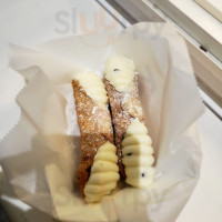 Mr Cannoli food