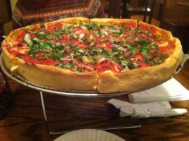 Lefty's Chicago Pizzeria food