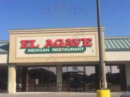 El Agave outside