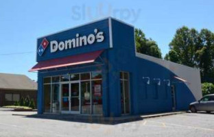 Domino's Pizza outside