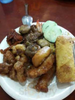 C J Supreme Buffet food