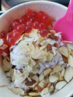 Tutti Frutti Frozen Yogurt food