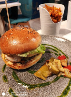 La Cassine Du Burger food