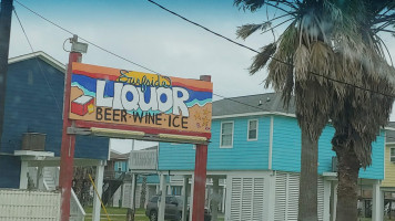 Surfside Liquor outside