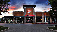 Boston Pizza St. Thomas inside