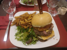 L'atelier Burger Grill food