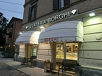 Gelateria Borghi outside