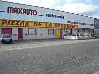 Les Pizzas de la Bergerie outside