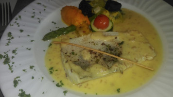 Le Clos Saint Thomas food