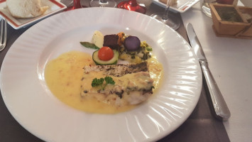 Le Clos Saint Thomas food