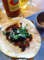 Tres Carnales Taqueria Ltd food