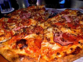 Up North Pizza Pub food