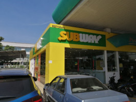 Tealive (petronas Jalan Raja Uda, Pulau Pinang) outside