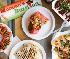 Mumma's Burritos food