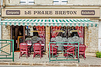 Le Phare Breton inside