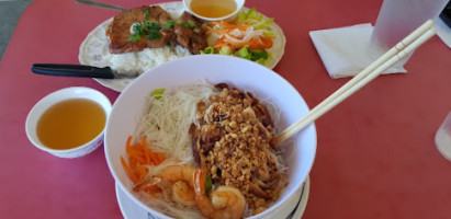 Hilo Rice Noodles Soup food