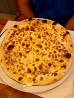 Pizzeria Le 100'ain food