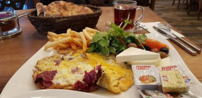 Diwan Holzkohlen Grill food