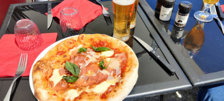 Pizzeria Casamia food