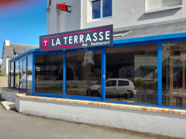 La Terrasse outside