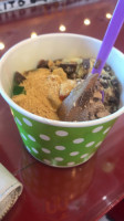 Yo Yo's Frozen Yogurt food