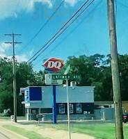 Dairy Queen (treat) outside