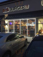 Burgerim outside