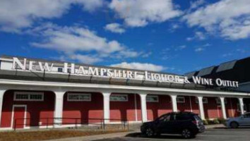 The Common Man Roadside North At The Hooksett Welcome Center outside