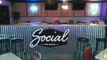 Social On Main food