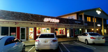 Jet's Pizza outside