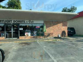 Daylight Donuts outside