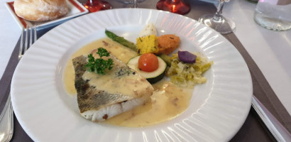 Le Clos Saint Thomas food