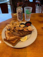 Low Tide Steakhouse Sandbar food