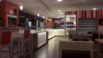 Boulangerie Patisserie Amandy inside