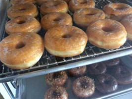 Lee's Donuts food