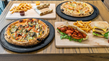 Pizza House حلال food